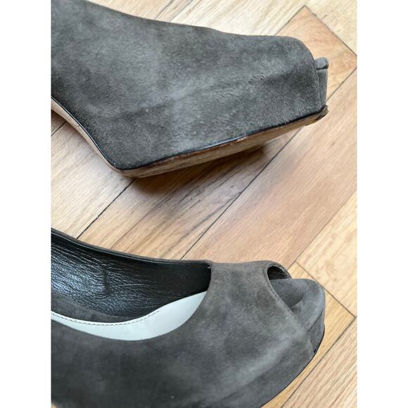 Gucci Women's 38.5 Heels Open Toe Pumps Suede Olive Green Taupe FLAWED Sz 8.5 - Picture 6 of 16